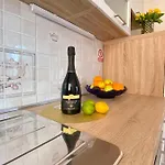 Mia, 50 Sqm, Parking Included זמברטיה