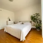 Mia, 50 Sqm, Parking Included דירה זמברטיה