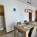 דירה Mia, 50 Sqm, Parking Included זמברטיה